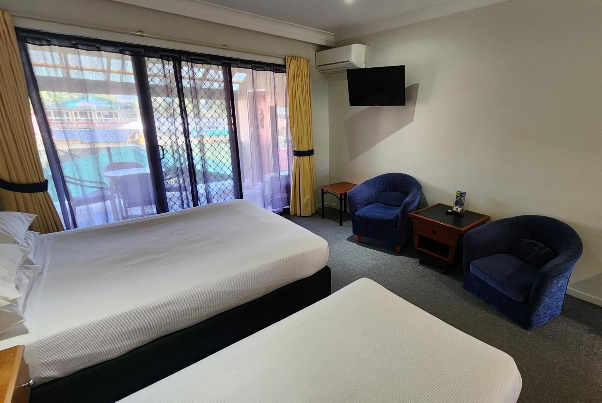 T's & Hotel 3*